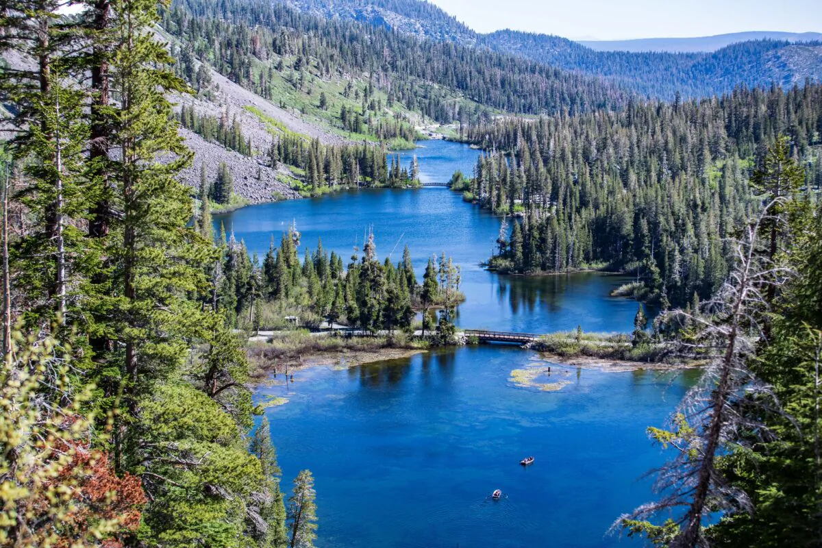 Lake Basin area. (Courtesy of Mammoth Lakes Tourism)