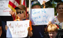 Parents Gather in Support of Lawsuit to Reopen OC Schools