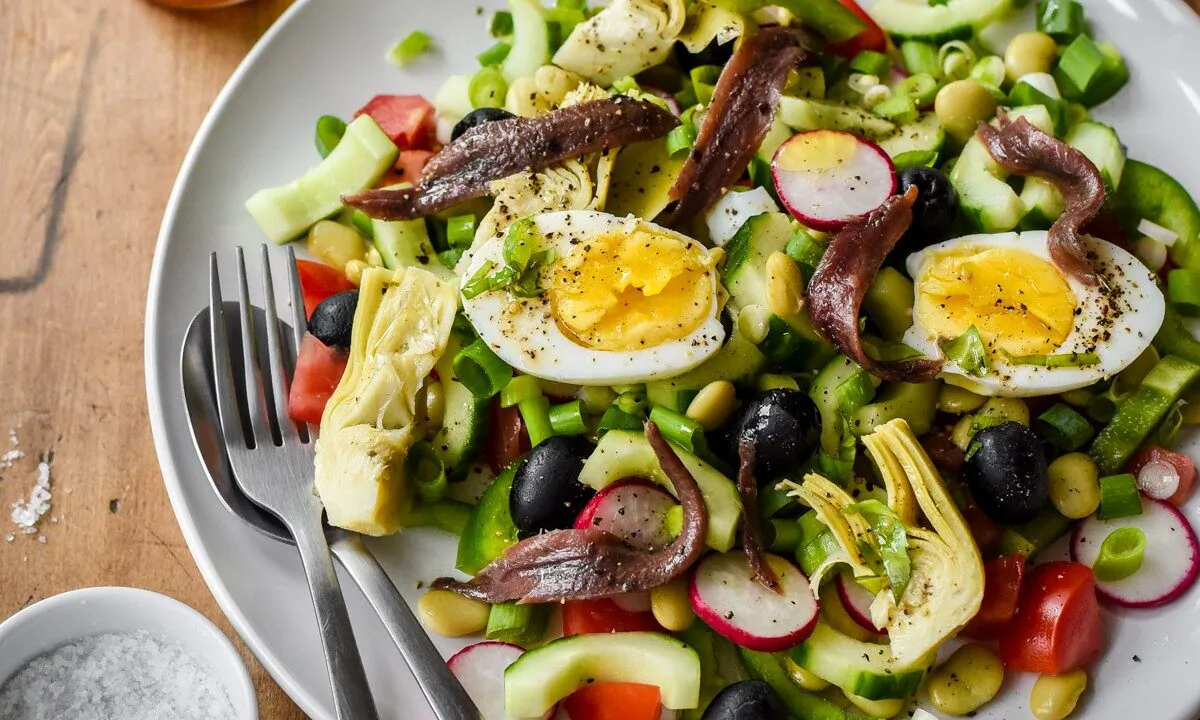 Salade Niçoise is all about using fresh and local produce, meant to be enjoyed raw in this crisp, crunchy combination. (Audrey Le Goff)
