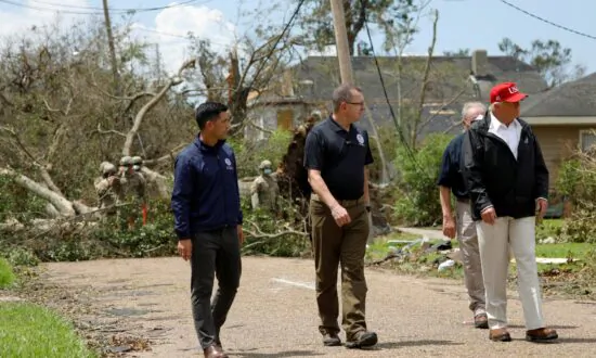 Trump Tours Louisiana City Hit by Hurricane Laura, Says State ‘Rebuilds Fast’
