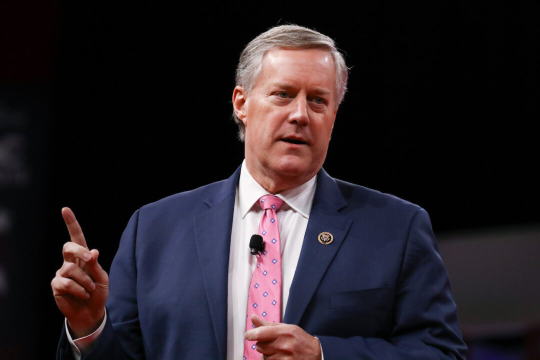 Meadows Says Trump Would Sign $1.3 Trillion Pandemic Relief Bill, Pelosi Says Not Enough