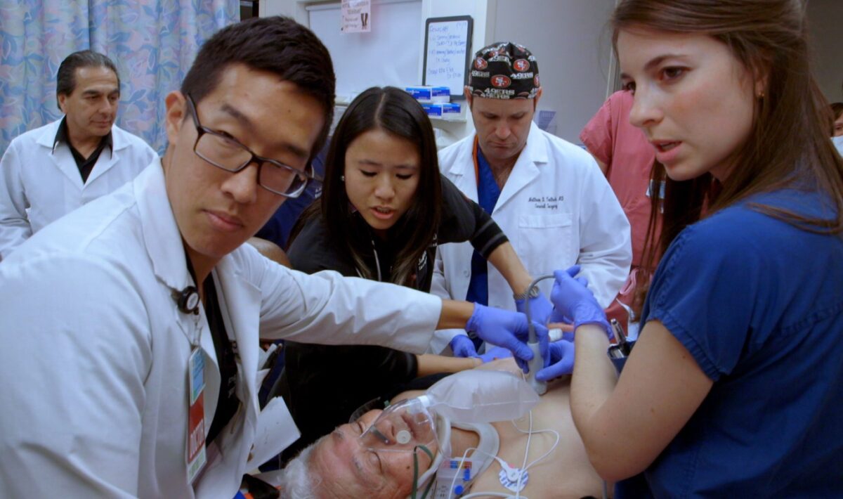 ER doctors on the job in "Code Black"
