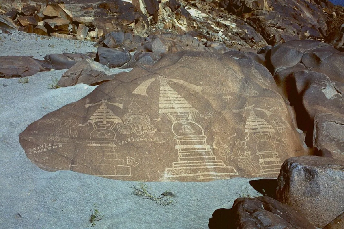 Rock carvings along KKH near Chilas in Diamer district of Gilgit-Baltistan. "Chital petroglyphs." Bulletin of the Asia Institute: 152. Wayne State University Press. (Public Domain/Wikimedia Commons)