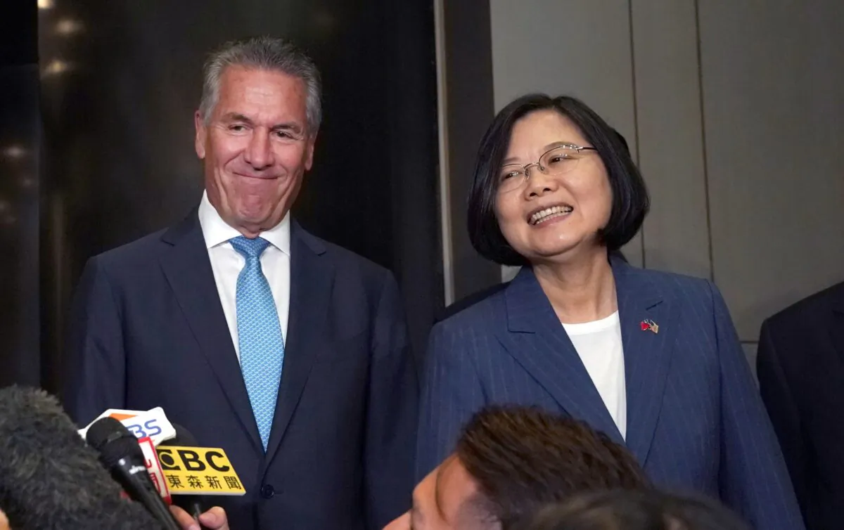 Taiwan's President Tsai Ing-wen (R) with NASDAQ president Michael Splinter in New York City on July 12, 2019. (TIMOTHY A. CLARY/AFP via Getty Images)