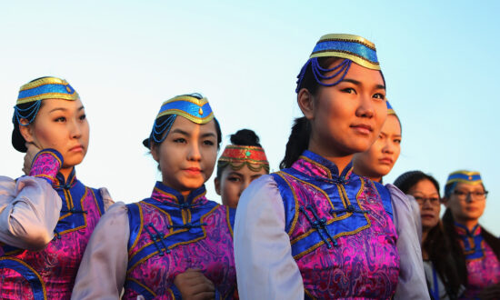 Chinese Military Rolls Into Inner Mongolia; Xi May Restore ‘Chairman’ Title