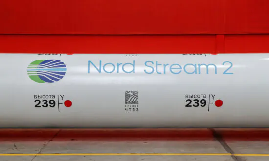 Don’t Drag Nord Stream 2 Into Conflict Over Ukraine, German Defence Minister Says