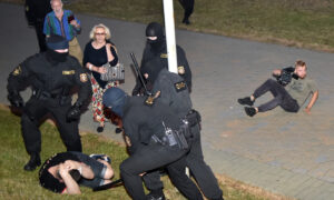 Hundreds of Belarus Protesters Claim Beatings by Police, Demand Justice