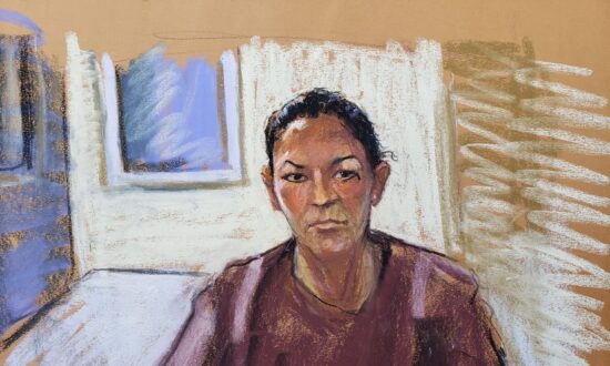 Epstein Accuser Says Ghislaine Maxwell’s Deposition Should Be Made Public