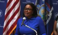 Rochester Police Union President, Mayor, Call on Each Other to Resign Over Daniel Prude Death