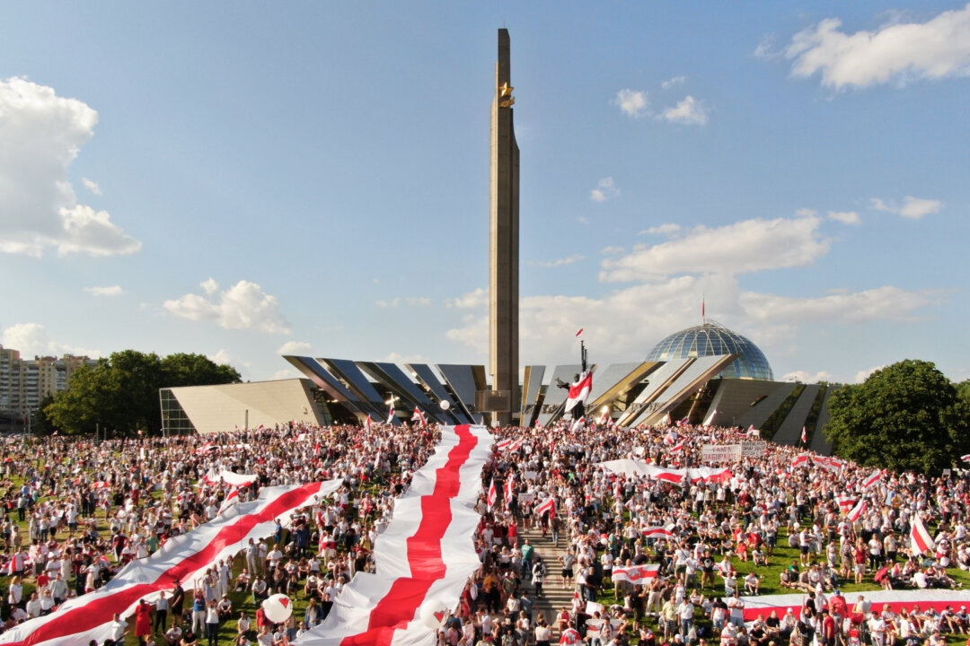 Belarus Frees 123 Political Prisoners in US-Brokered Deal