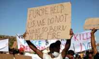 Police Fire Teargas as Migrants Demand to Leave Greek Island After Fire