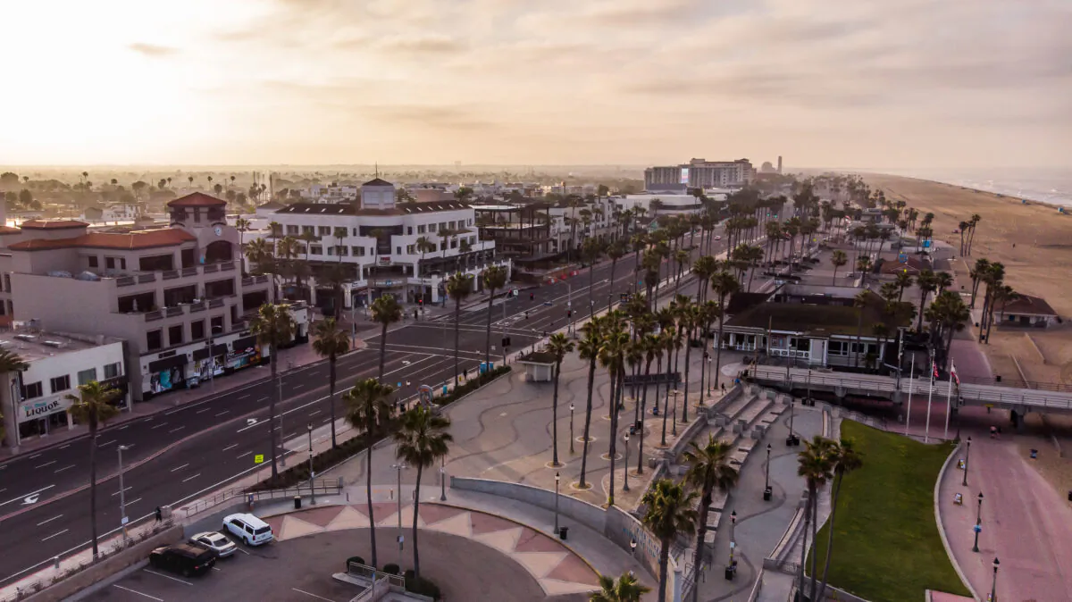 An aerial view of Pier Plaza in Huntington Beach, Calif., on May 2, 2020. (Apu Gomes/AFP via Getty Images)