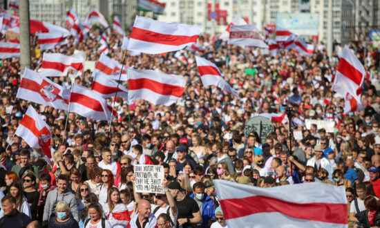 At Least 100,000 Belarus Protesters Rally Against Lukashenko