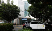 Los Angeles Mayor Calls Protests Near Hospital Treating Wounded Deputies ‘Abhorrent’