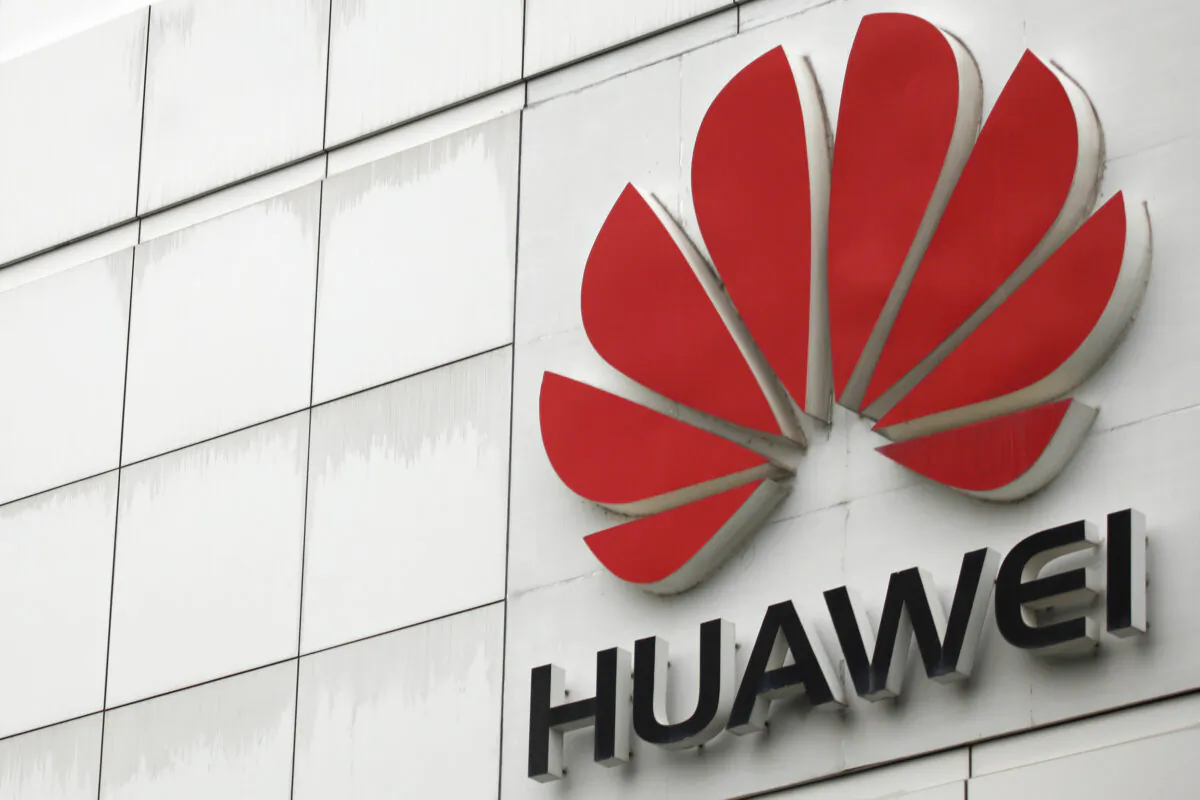 The logo of the Huawei Technologies Co. Ltd. is seen outside its headquarters in Shenzhen, China in a file photo. (Reuters/Tyrone Siu)