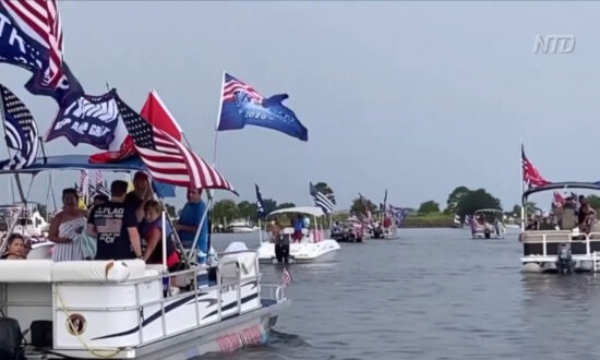 Louisiana Supporters Rally for Trump on the Water