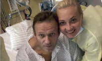 Navalny Team Says Novichok Was Found on Water Bottle in Hotel Room