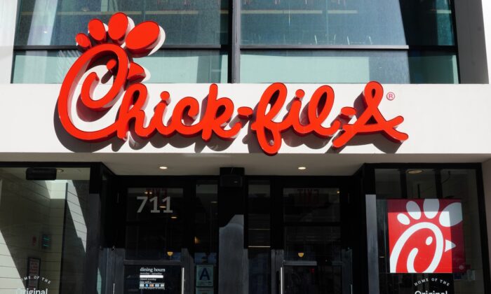 ‘This Is War’: Sen. Lindsay Graham Slams Bill That Would Force Chick-fil-A to Open Sundays