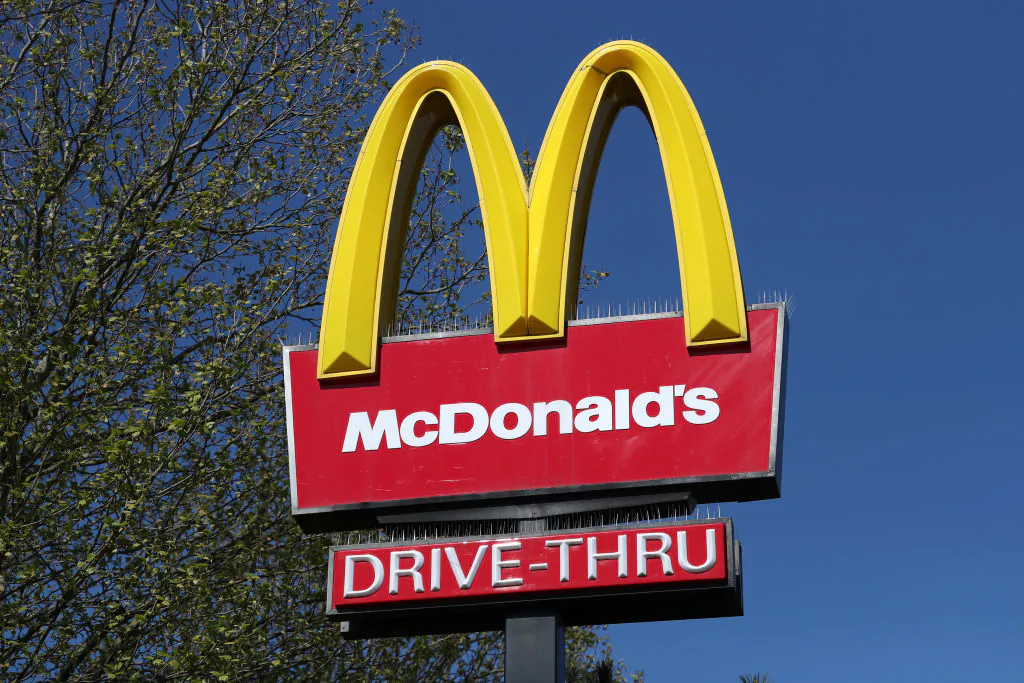 SOUTHAMPTON, ENGLAND - APRIL 19: A McDonalds' restaurant sign is seen as the restaurant is closed due to the current coronavirus (COVID-19) pandemic on April 19, 2020 in Southampton, England. In a press conference on Thursday, First Secretary of State Dominic Raab announced that the lockdown will remain in place for at least 3 more weeks. The Coronavirus (COVID-19) pandemic has spread to many countries across the world, claiming over 140,000 lives and infecting more than 2 million people. (Photo by Naomi Baker/Getty Images)