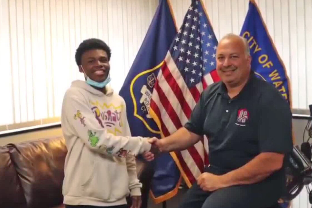Brave Teen Saves the Lives of a Mom and Three Children by Pulling Them ...