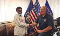 Brave Teen Saves the Lives of a Mom and Three Children by Pulling Them From a Burning Car