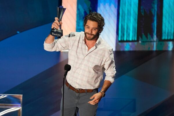 Thomas Rhett accepts the entertainer of the year award