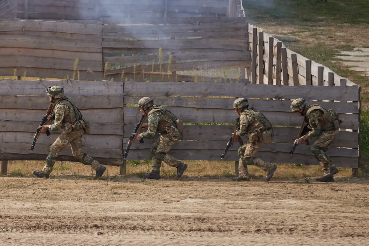 Servicemen take part in the Rapid Trident 2020 international military exercises in Lviv Region, Ukraine, on Sept. 17, 2020. (Ukrainian Presidential Press Service/Handout via Reuters)