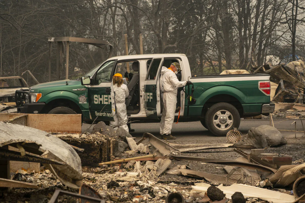 Search and rescue personnel from the Jackson County Sheriff's Office, in Ashland, Ore., Sept. 11, 2020. (David Ryder/Getty Images)