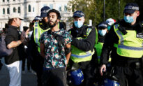 Police Clash With Protesters at Anti-Lockdown Demonstration in London