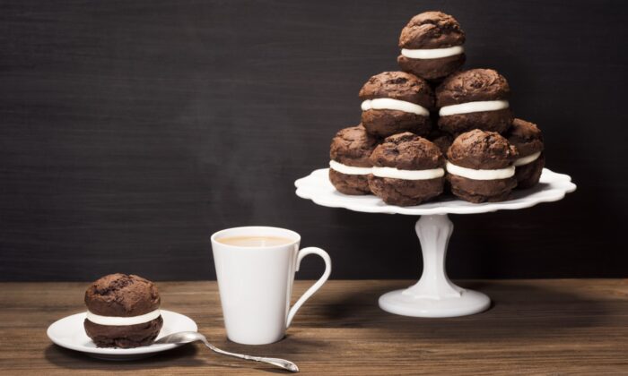 Whoopie Pies: Old-Fashioned Treats Worth Cheering For
