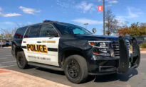 Store Raises ‘Biggest Thin Blue Line Flag in Texas’ in Support of Law Enforcement