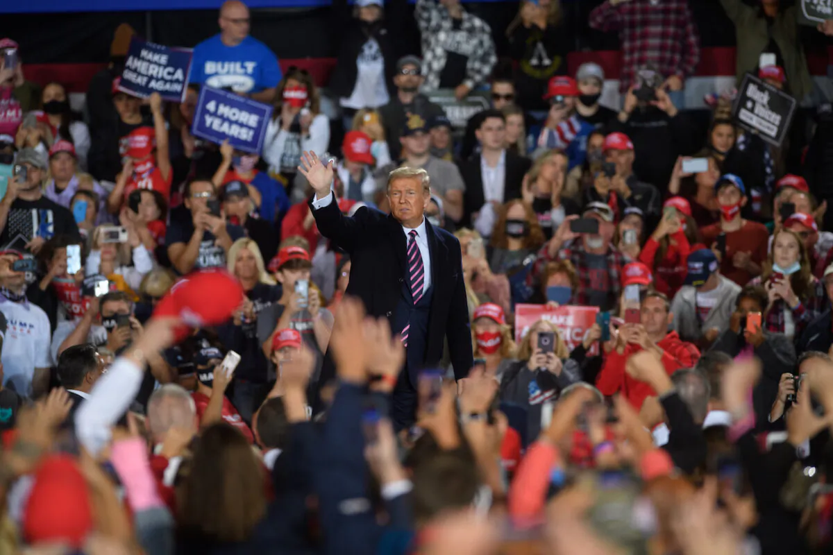 President Donald Trump speaks at a campaign rally at Atlantic Aviation in Moon Township, Penn., on Sept. 22, 2020. (Jeff Swensen/Getty Images)