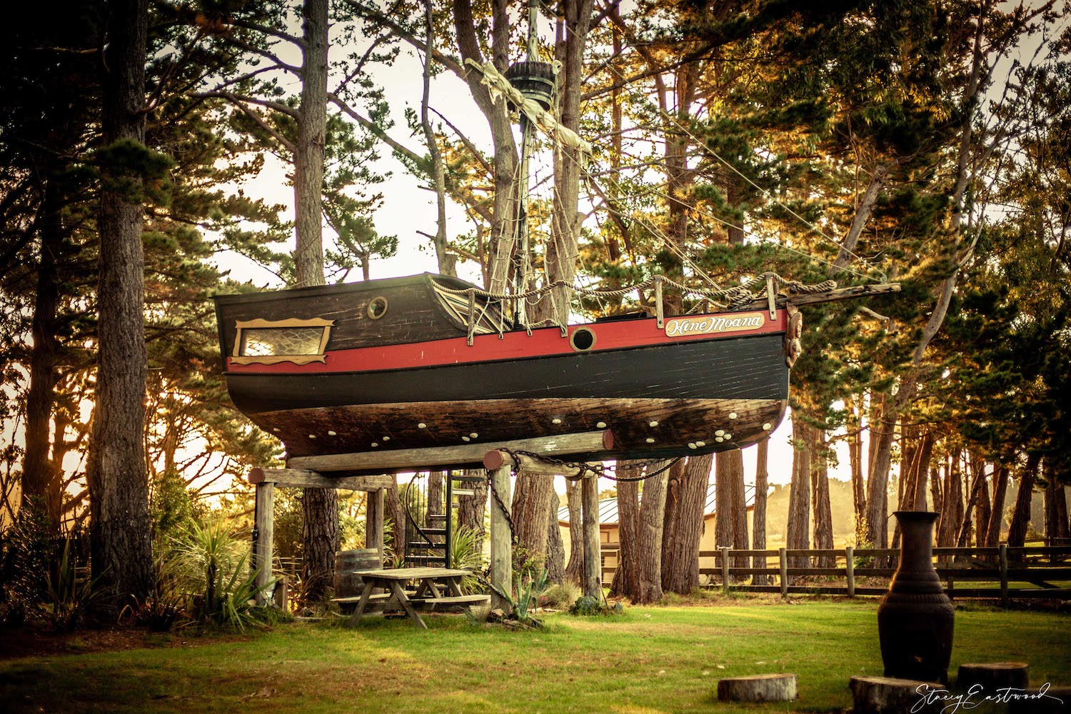 Woman Fulfills Her Childhood Dream By Building An Incredible Pirate Ship Treehouse