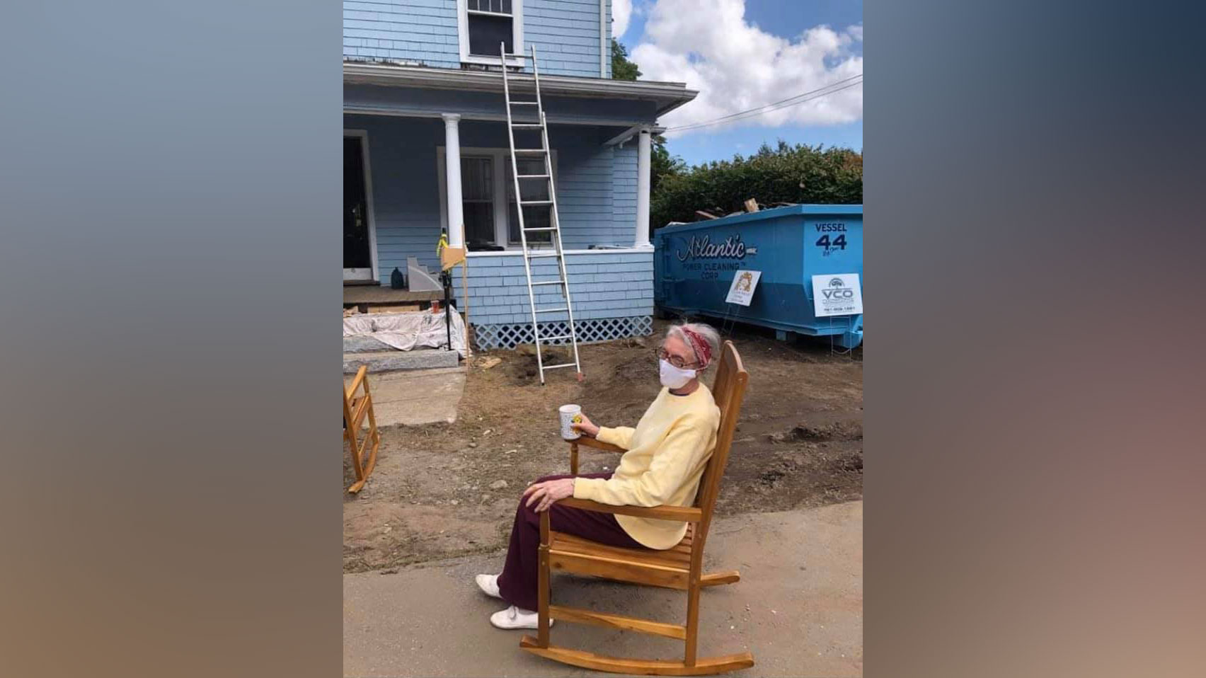 Un gentil electricien le mans déclenche un effort communautaire pour reconstruire la maison délabrée d&#8217;une femme de 72 ans, électricien le mans