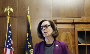 Judge Rejects Oregon State Police Troopers’ Request to Stop Governor’s Vaccine Mandate
