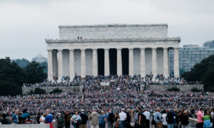 Thousands March in Washington to Pray and Show Support for Trump