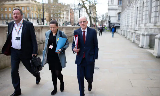 Education Minister Condemns Death Threats Against Pupils Who Dropped Quran in School