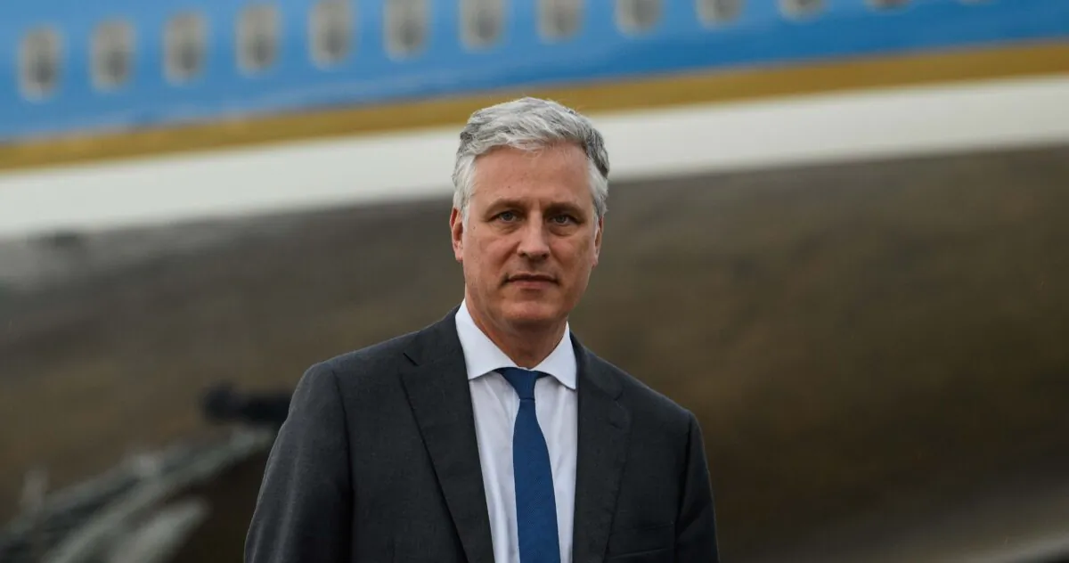 National security adviser Robert O'Brien walks on the tarmac of Andrews Air Force Base in Maryland after stepping off Air Force One upon his return from Atlanta, Ga., on Sept. 25, 2020. (Nicholas Kamm/AFP via Getty Images)
