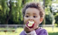 Health: Why You Should Eat 2 Apples a Day