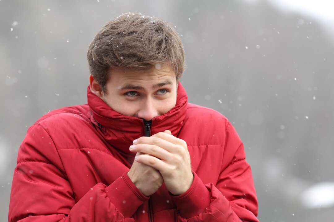 The cold can seem to cool our motivation. For men, that may be due to a seasonal decrease in testosterone. (Antonio Guillem/Shutterstock)