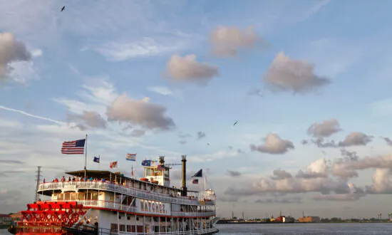 The Ultimate Road Trip: The Great River Road