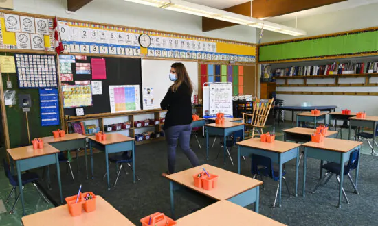 Toronto School Board to Move Hundreds of Elementary Teachers From In-person to Online Teaching