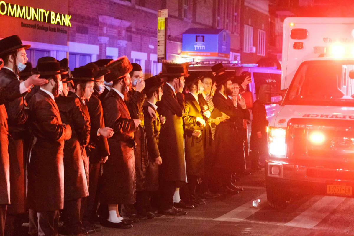 Orthodox Jews gather in the Borough Park neighborhood of Brooklyn amid the COVID-19 outbreak in New York, Oct. 7, 2020. (Yuki Iwamura/Reuters)
