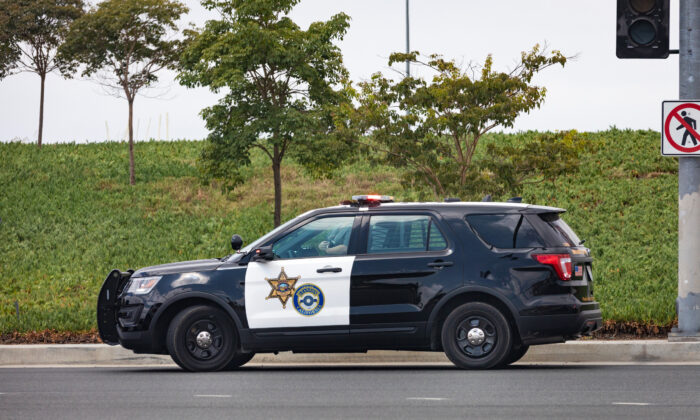 An Orange County Sheriff's Department vehicle responds to a call in Stanton, Calif., on Aug. 5, 2020. (John Fredricks/The Epoch Times)