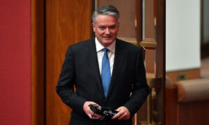 Australian Finance Minister Cormann Seeks Opposition Support in OECD Bid