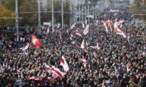 Tens of Thousands March in Belarus Despite Firearms Threat