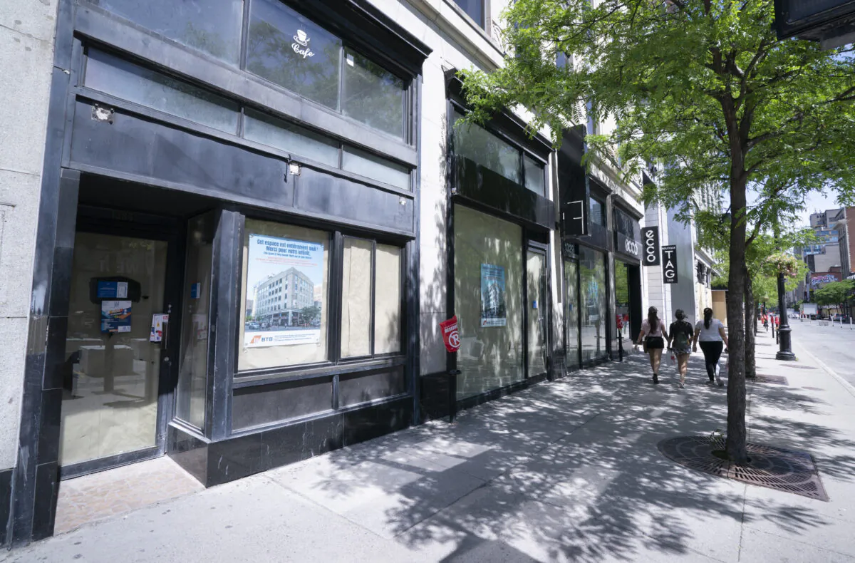 An empty store up for rent is seen in Montreal on June 8, 2020. (Paul Chiasson/The Canadian Press)