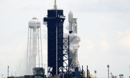 Elon Musk’s SpaceX Granted a Licence to Provide Satellite Internet to Rural Canada