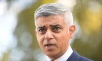 London Mayor Demands an End to the 10 p.m. Curfew