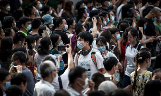Chinese Students Struggle to Get Seats for English-Language Exam, Suggesting Rise in Interest in Studying Abroad